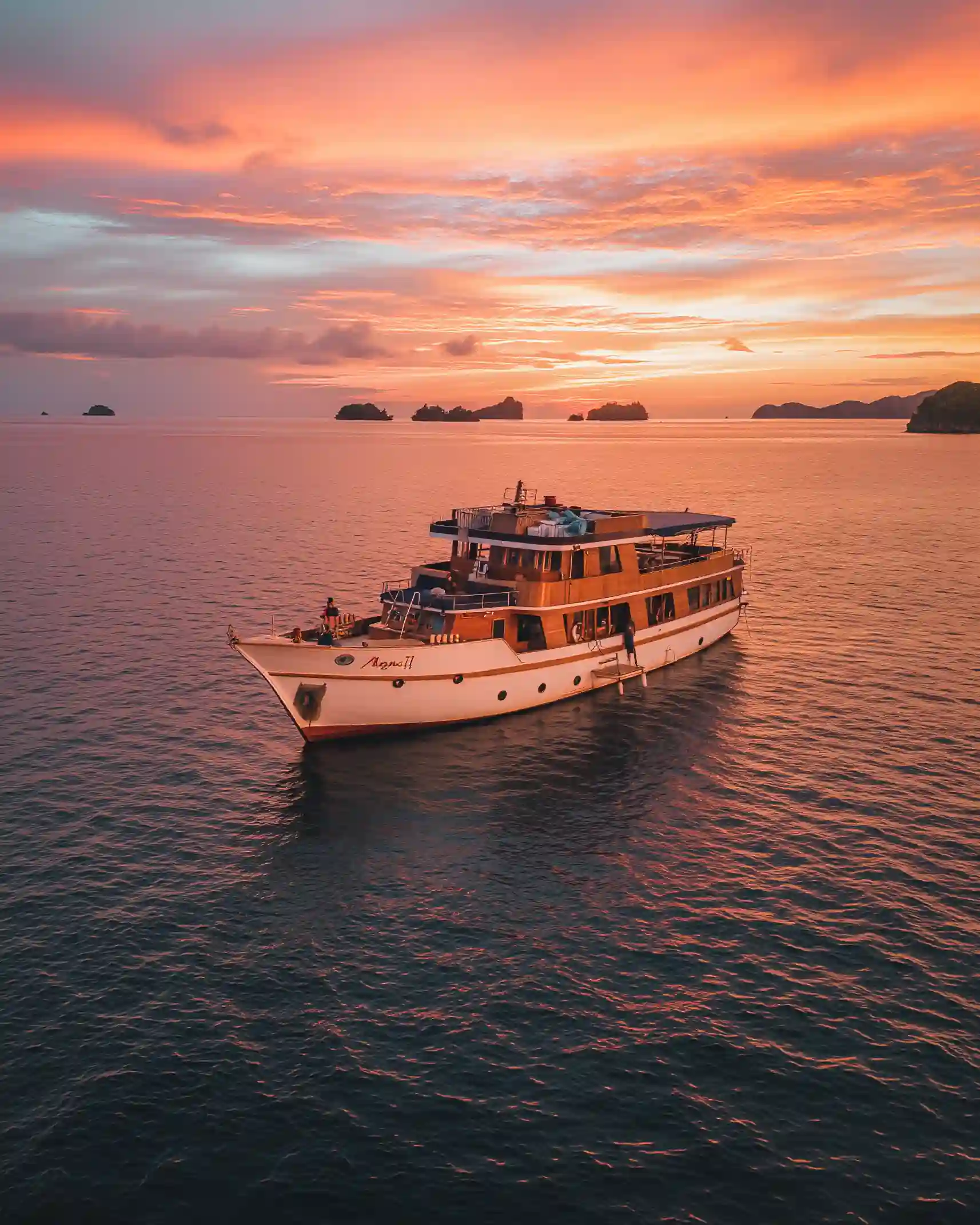 What is the Best Month for a Komodo Liveaboard Tour?