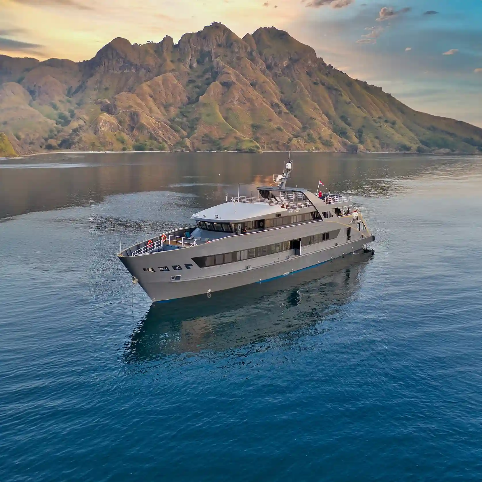 Tech-Driven Innovations for Eco-Friendly Liveaboard Journeys