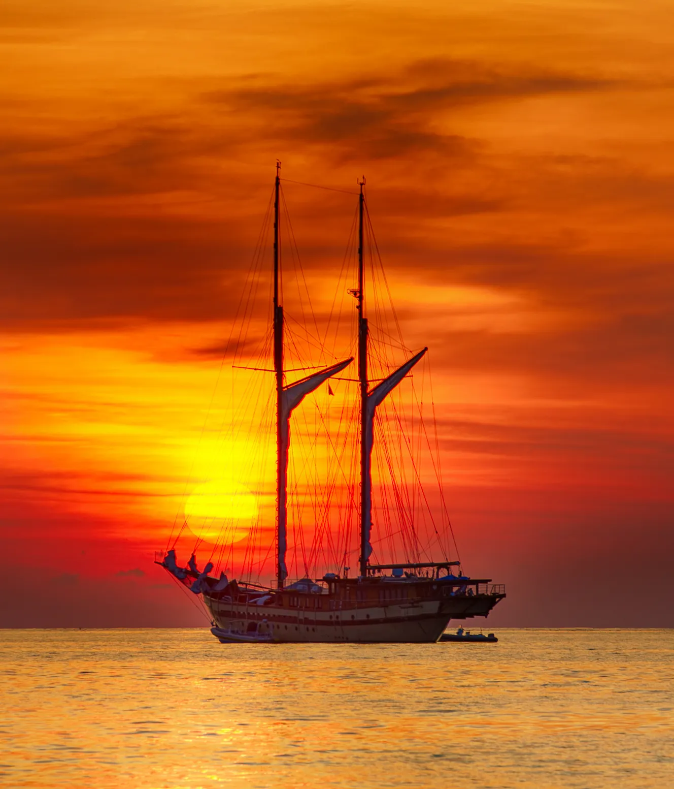 Weather and Sea Conditions in Komodo: What to Expect on a Liveaboard
